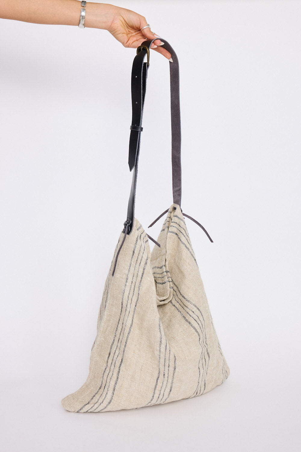 Cohen Bag - Natural bag in natural with structured silhouette, front view on white background