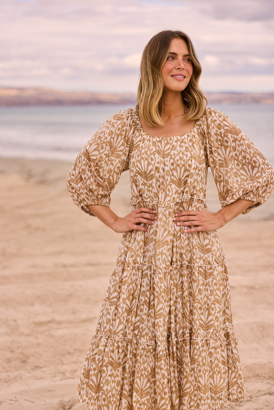 Grenadine Dress in Taupe Spring Fan with raglan sleeve with elasticated cuff.