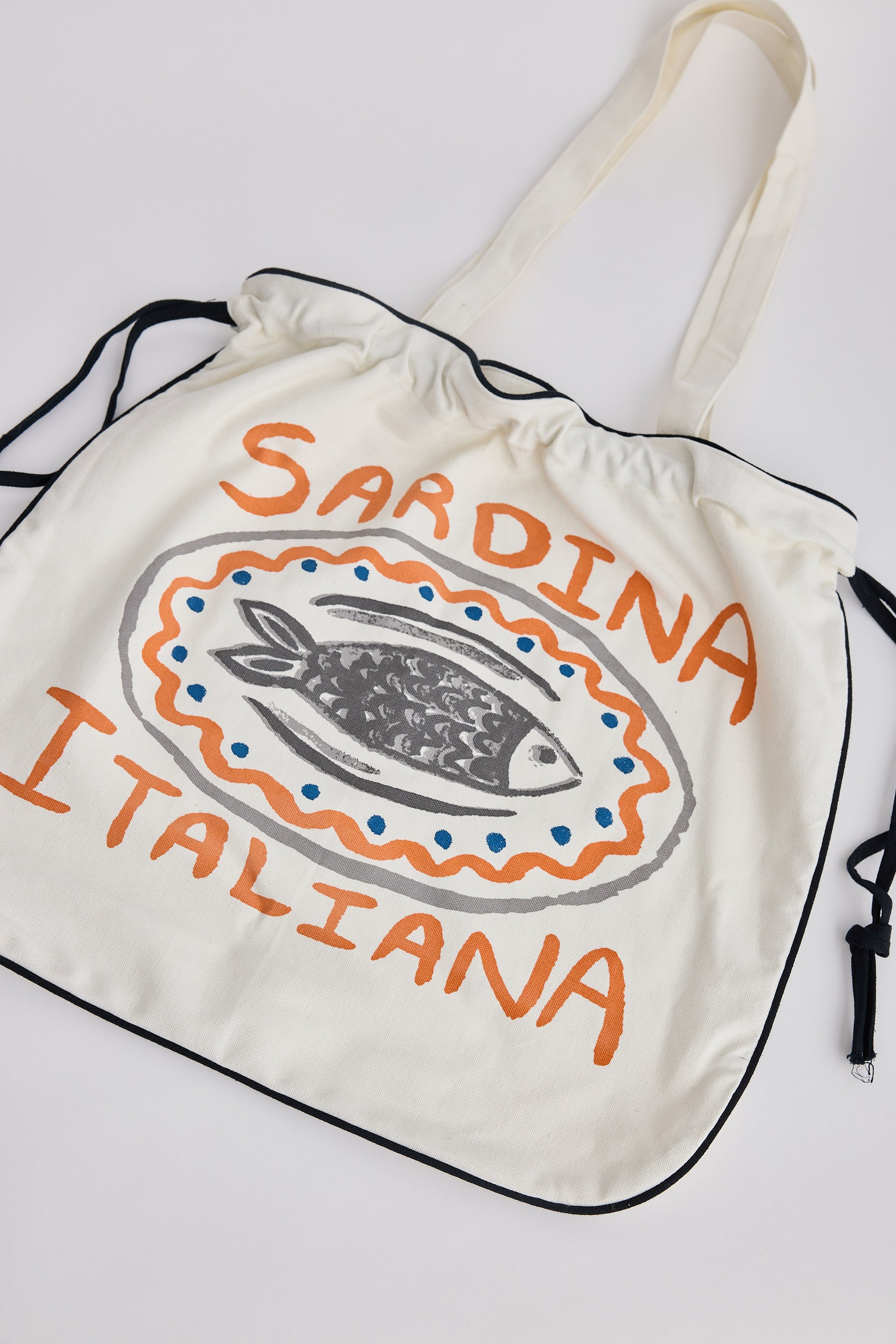 Canvas bag with 'Sardina Italiana' design on a white background