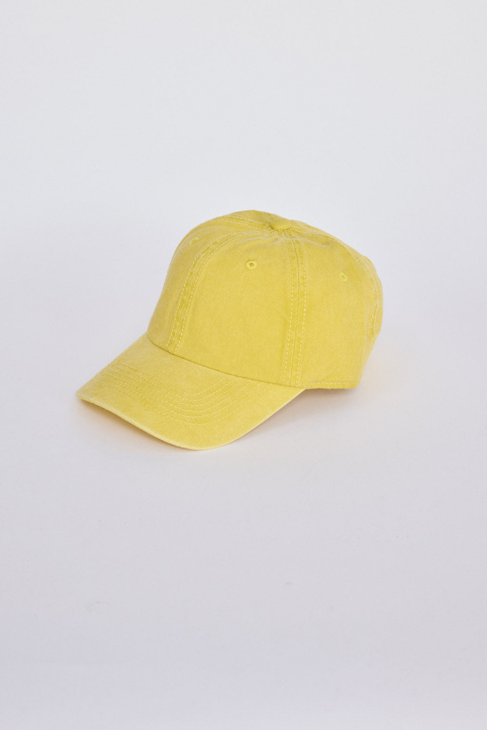 Kenny Cap - Yellow cap in yellow with structured silhouette, front view on white background