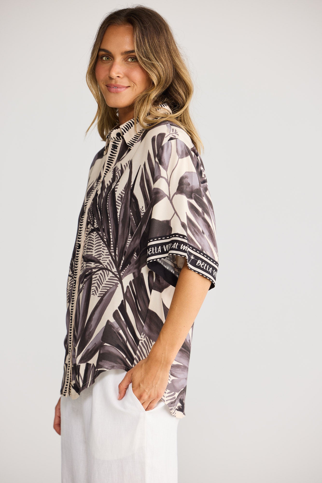 Playa Shirt in Sunset Palm — additional view 4.