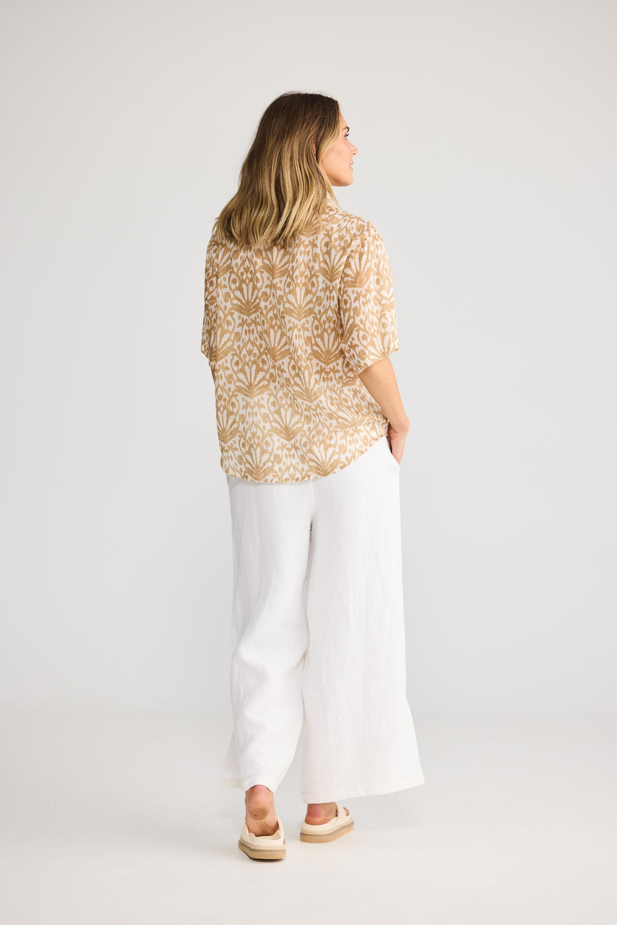 Playa Shirt in Taupe Spring Fan — additional view 3.