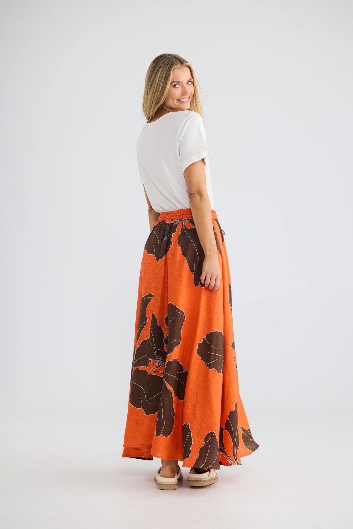 Carousel Skirt in Hibiscus Breeze — additional view 2.